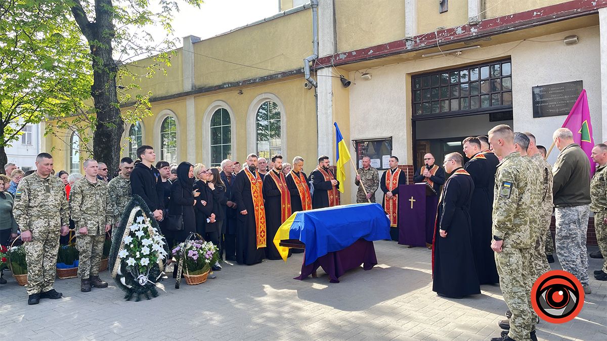 Коломия провела в останню путь захисника Івана Кучірку 4