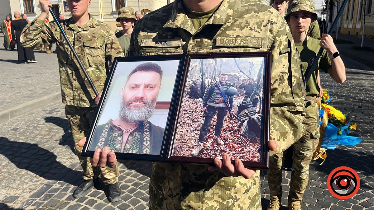 Коломияни назавжди попрощалися з загиблим воїном Ігорем Ганущаком