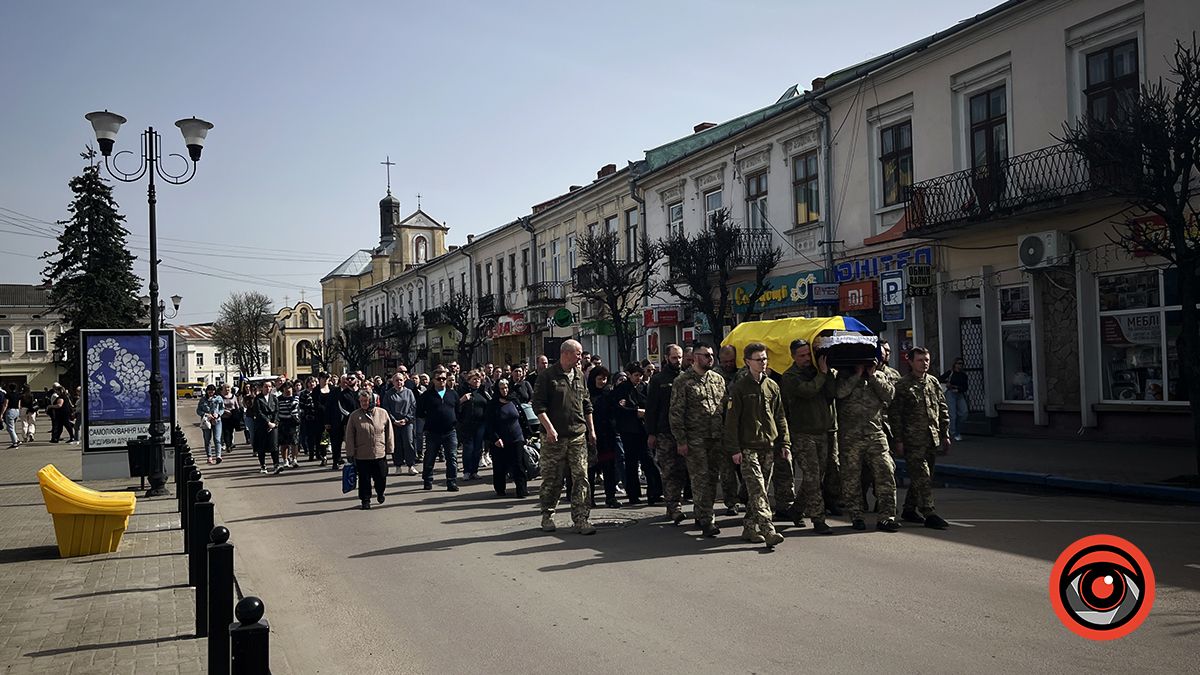 У Коломиї прощалися з захисником Дмитром Дзумедзеєм 11