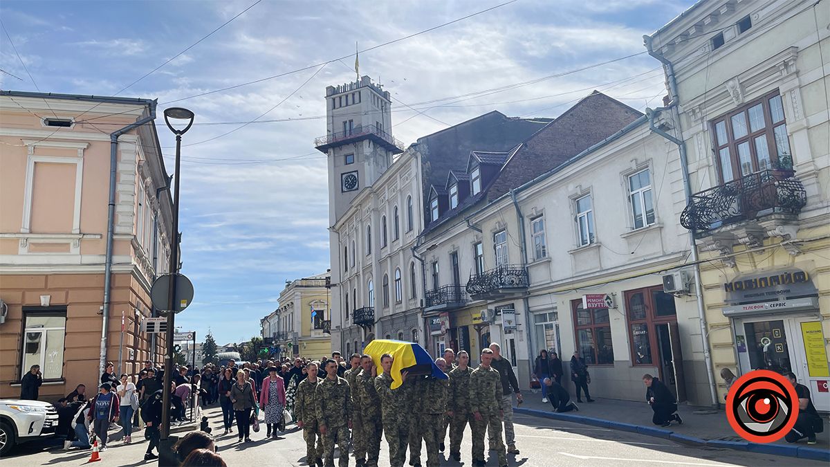 Коломия провела в останню путь захисника Івана Кучірку 9