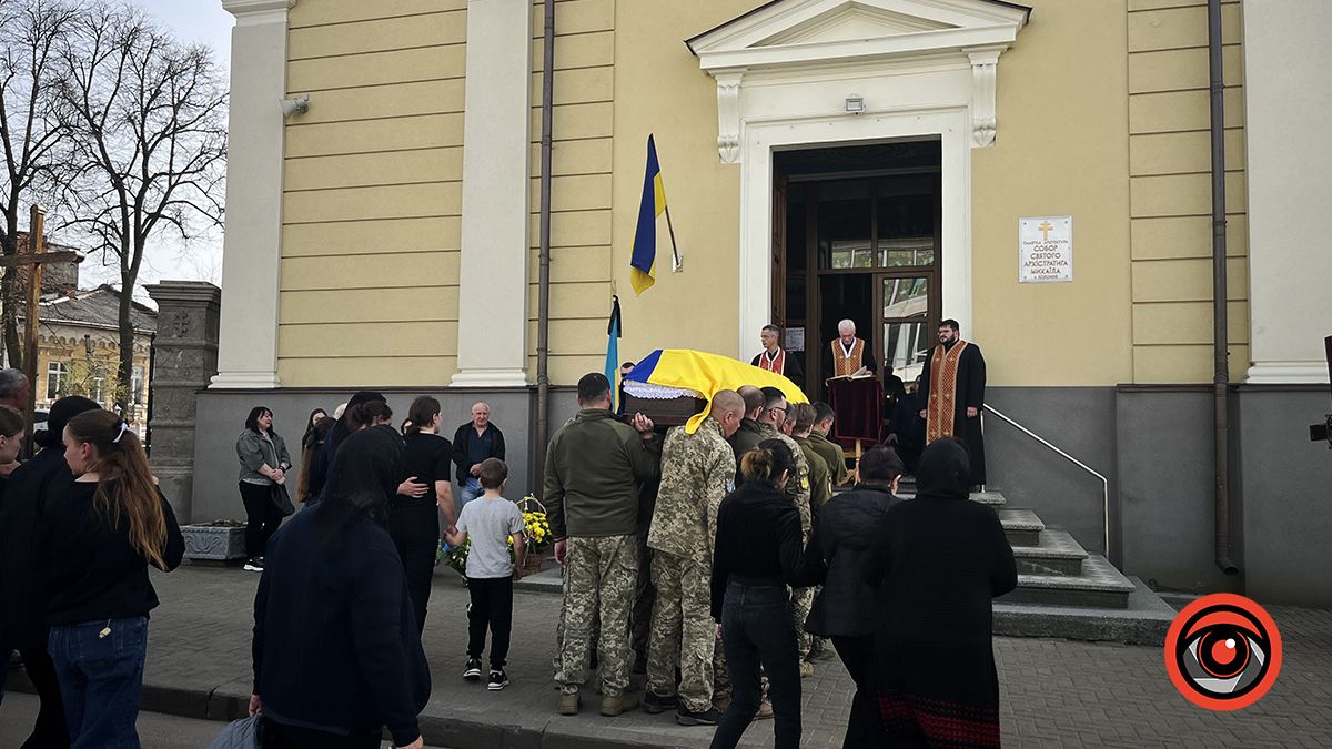 У Коломиї прощалися з захисником Дмитром Дзумедзеєм 14