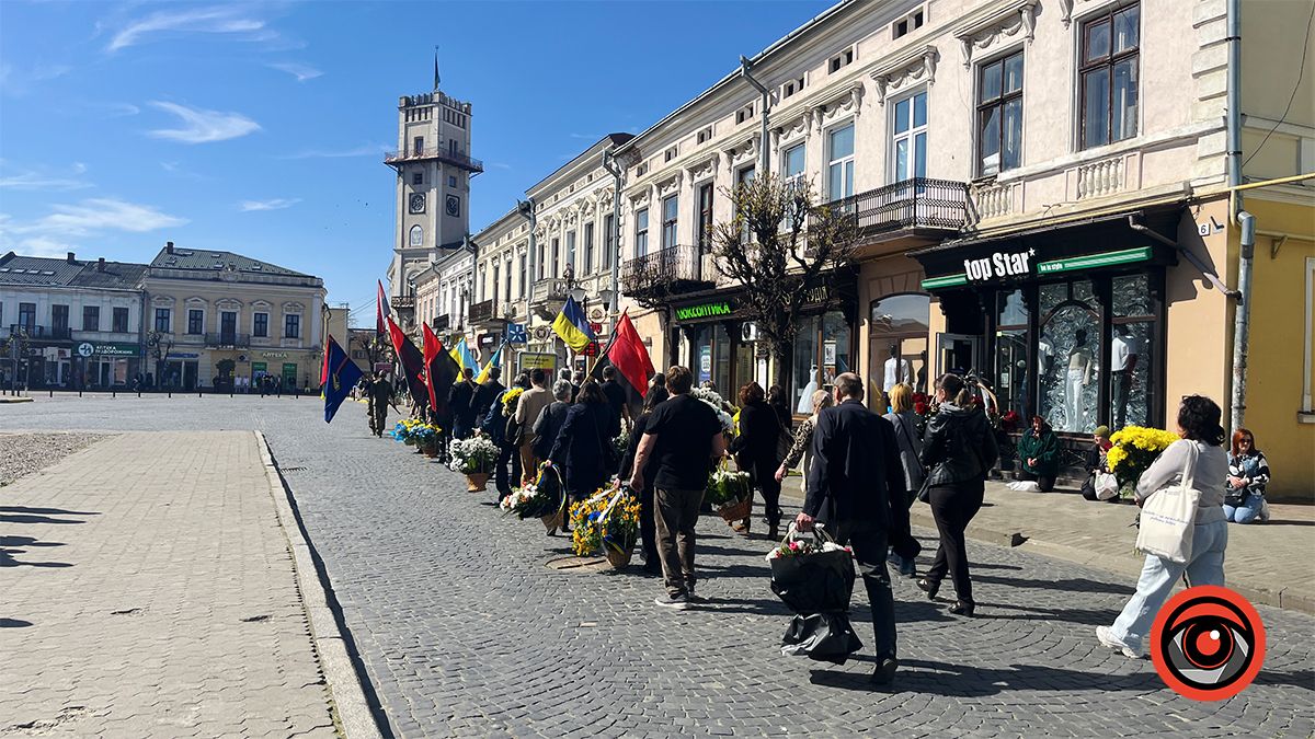 Коломияни назавжди попрощалися з загиблим воїном Ігорем Ганущаком 14