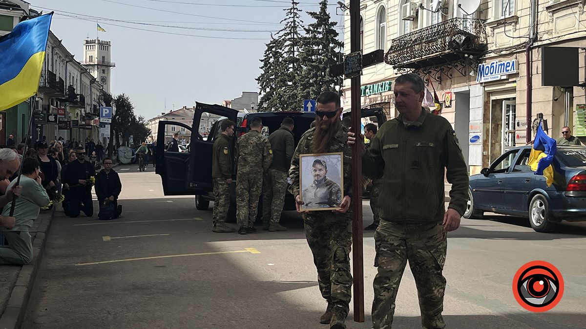 У Коломиї прощалися з захисником Дмитром Дзумедзеєм 4