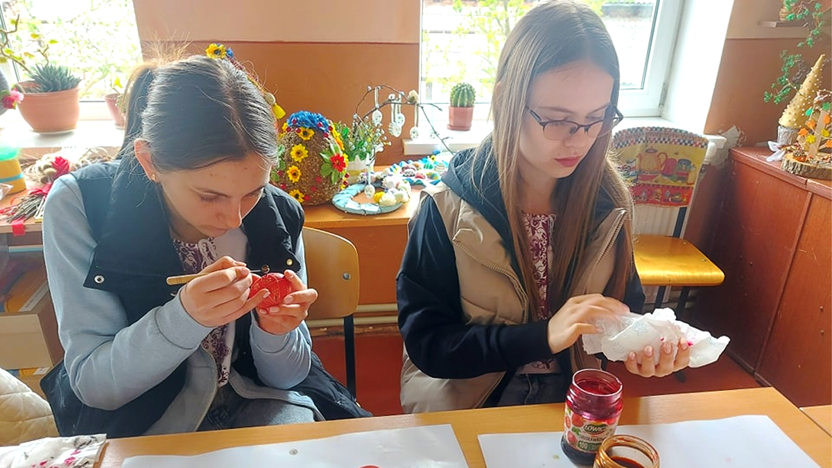 Школярі з Городенківщини створили писанки, щоб підтримати ЗСУ 3