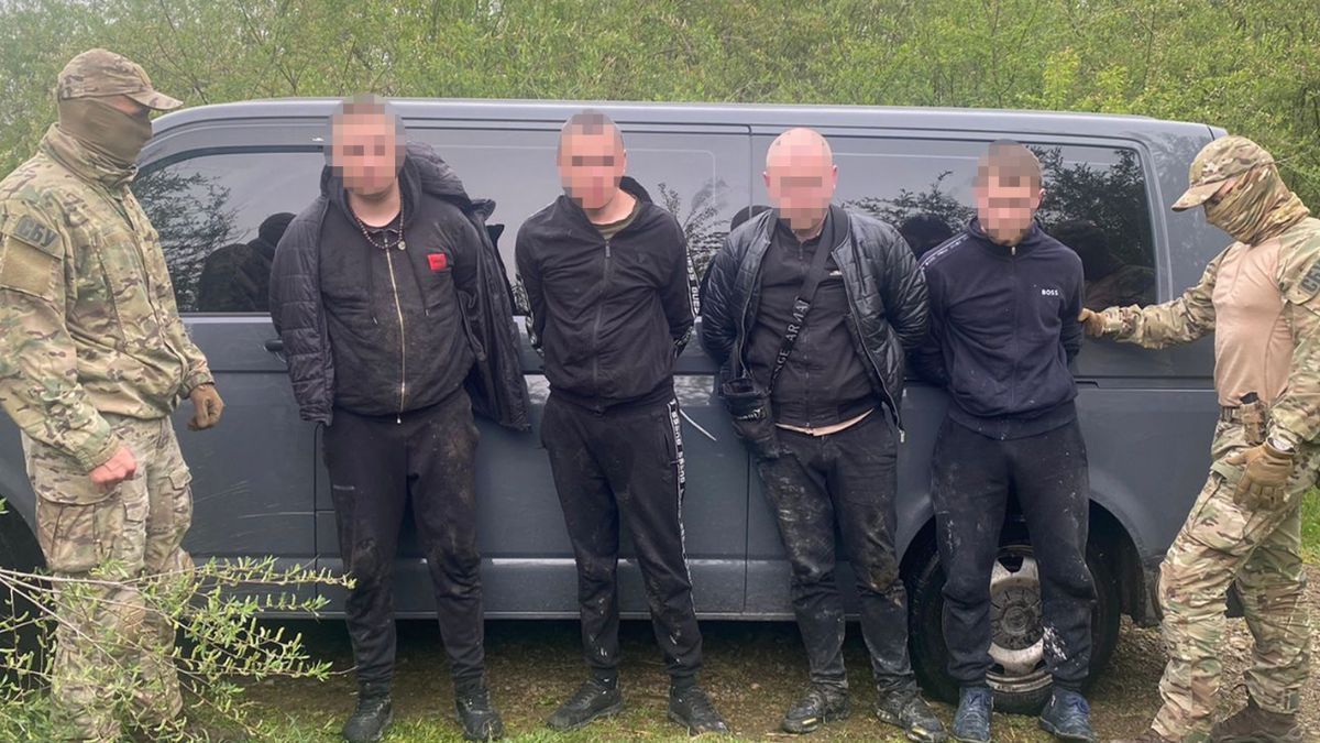 На Прикарпатті діяла нарколабораторія просто неба, міжнародний наркокартель знешкодила СБУ й Нацполіція 3