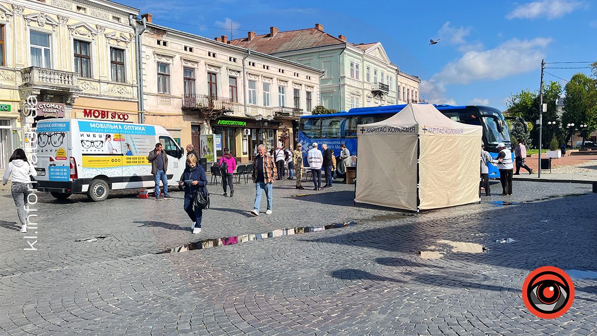 Сьогодні у центрі Коломиї безкоштовно перевіряють стан здоров’я і вакцинують 3
