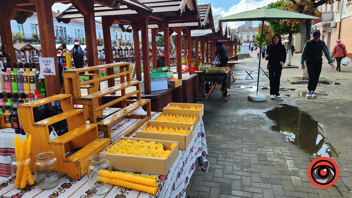 У Коломиї запрацював великодній ярмарок 3