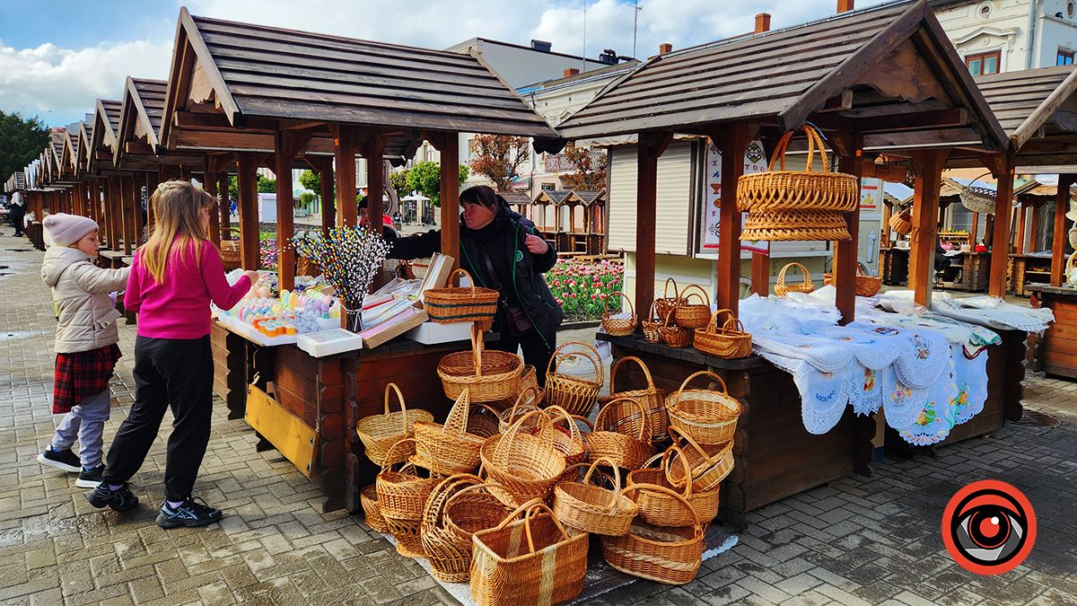 У Коломиї запрацював великодній ярмарок 1