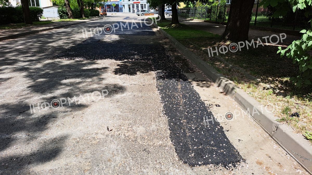 Вулиця Хмельницького у Коломиї перекрита через дорожні роботи 5