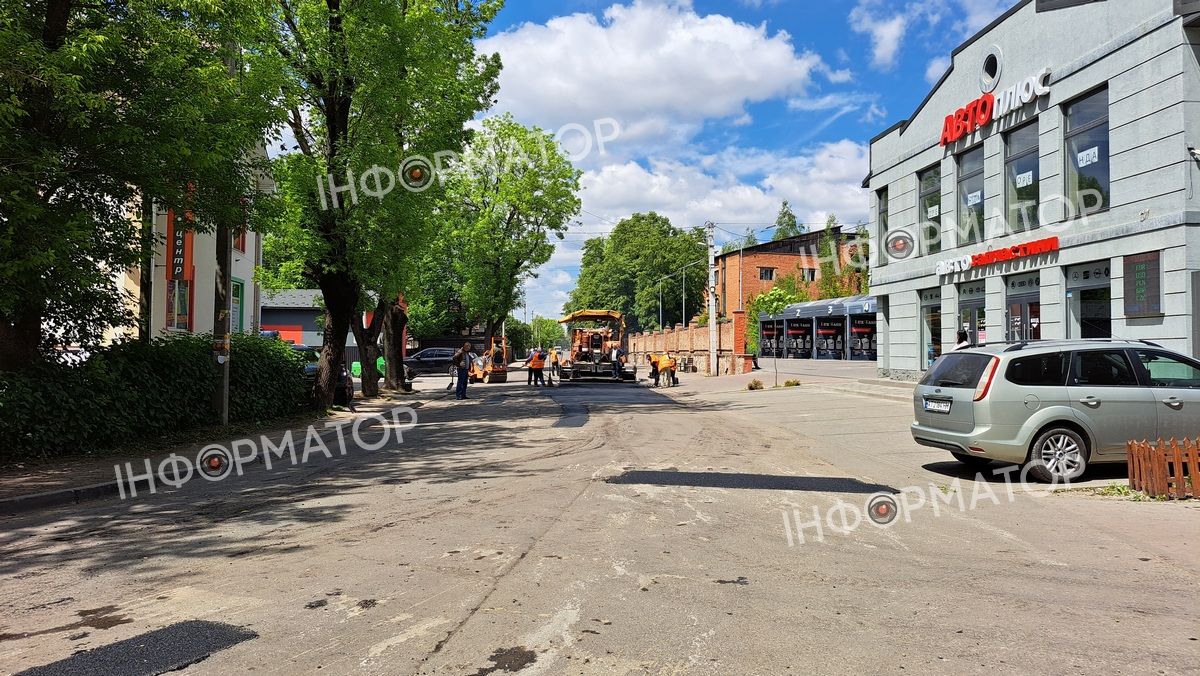 Вулиця Хмельницького у Коломиї перекрита через дорожні роботи 2