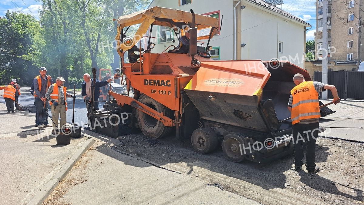 Вулиця Хмельницького у Коломиї перекрита через дорожні роботи 1