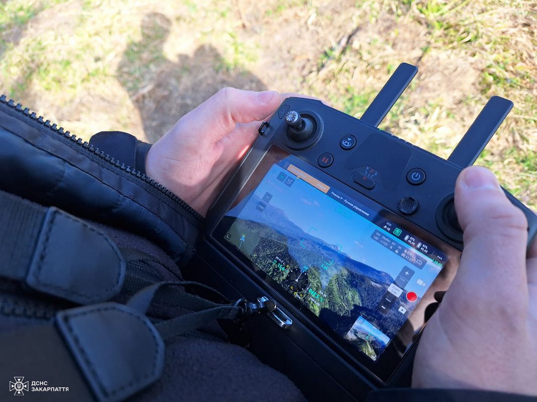 У Карпатах туристи натрапили на тіло чоловіка 2