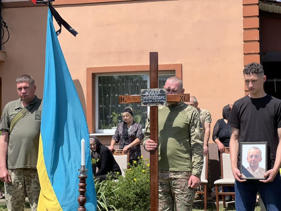 У селі Струпків провели в останню дорогу Героя Тараса Жибака 1