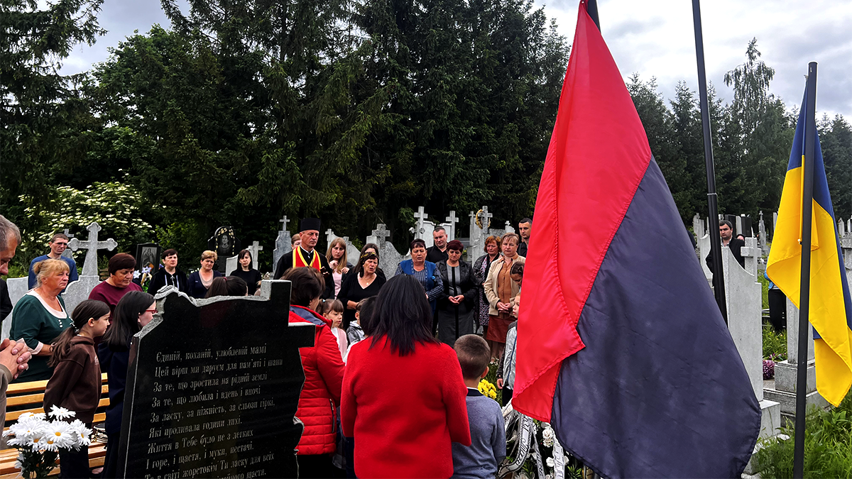 У Залуччі відкрили меморіальну дошку загиблому захиснику Тарасу Баришнікову 4