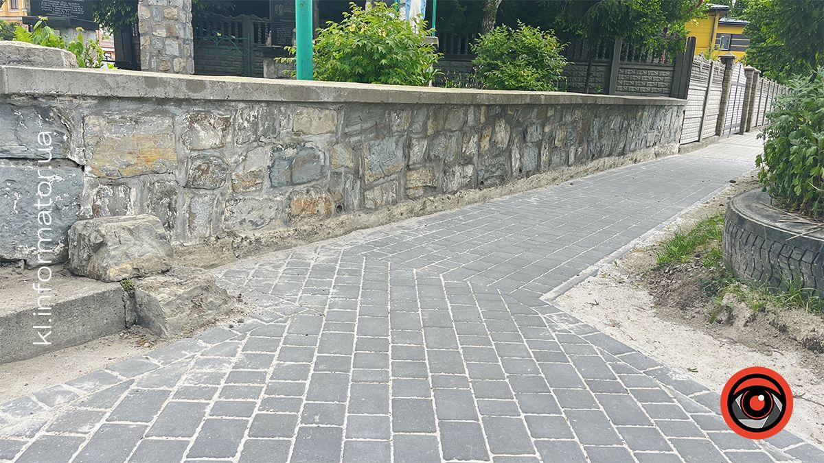 За брукування шматка тротуару біля меморіалу ЧАЕС з бюджету міста пішло майже 200 тисяч 5