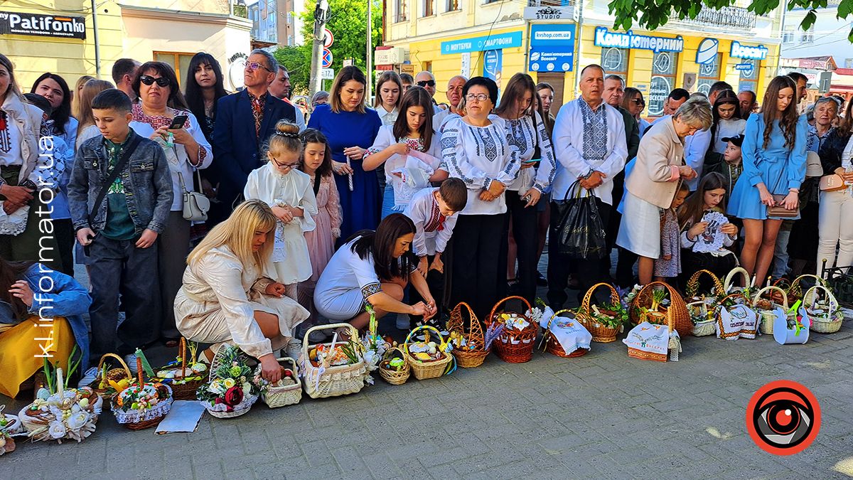 Як освячували паски в Коломиї? Фоторепортаж з храмів міста 7