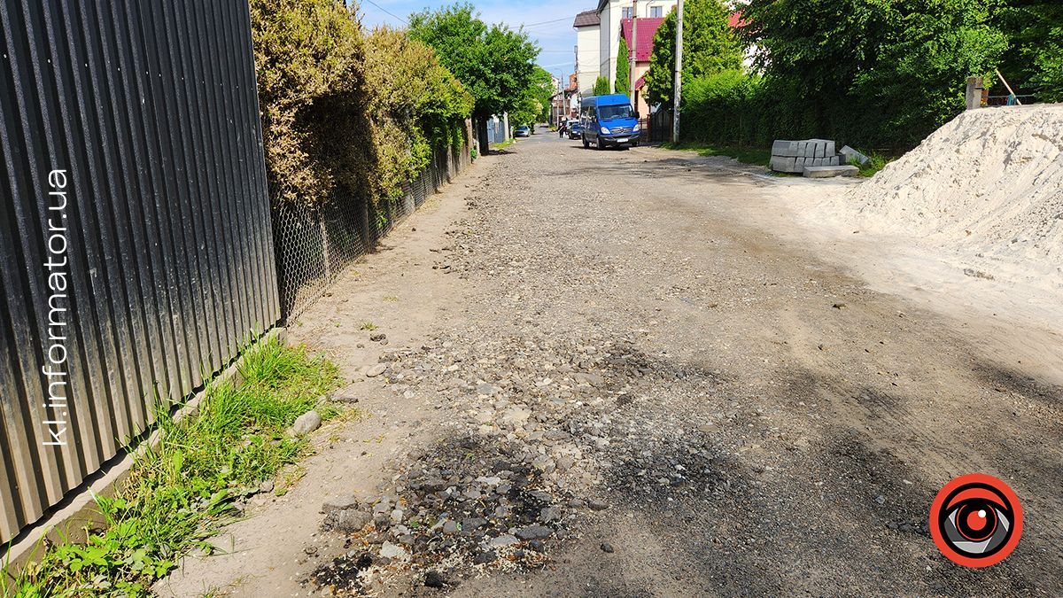 На вулиці Тарабалки у Коломиї підсипалу одну з найпроблемніших ділянок 5