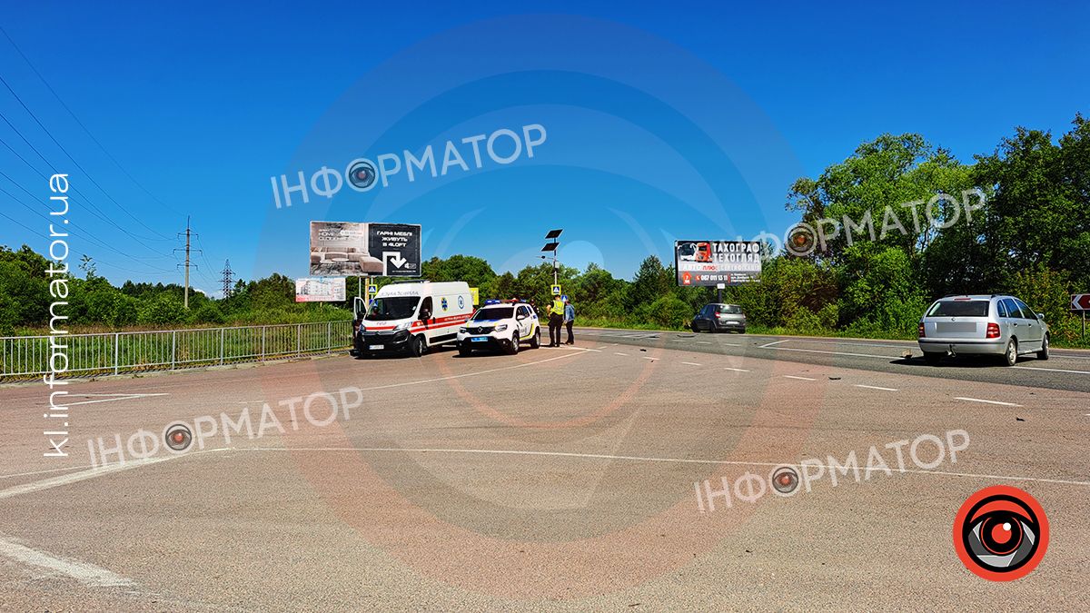 ДТП під Коломиєю: зіткнулись дві автівки 4
