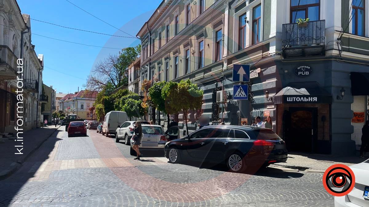 Автопригода трапилась у середмісті Коломиї. Оновлено 1