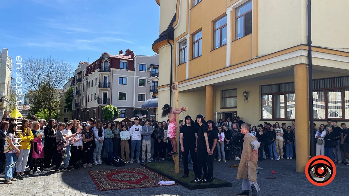 У Коломиї відбулася театралізована Хресна дорога. Фото 7