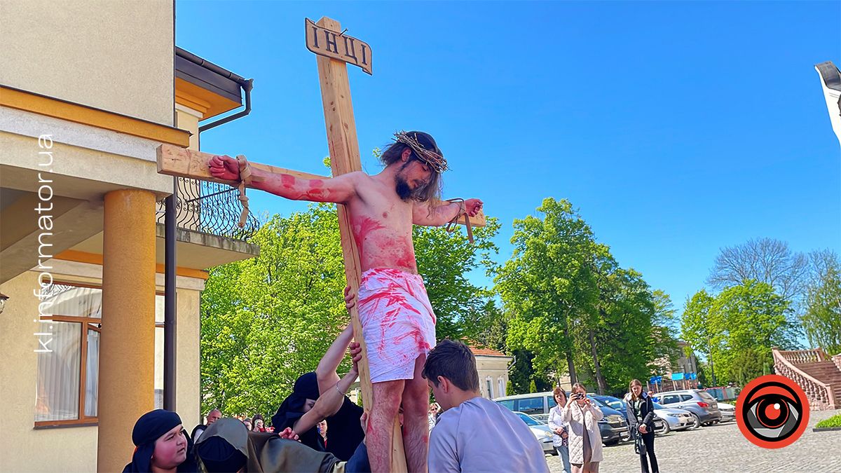 У Коломиї відбулася театралізована Хресна дорога. Фото 5