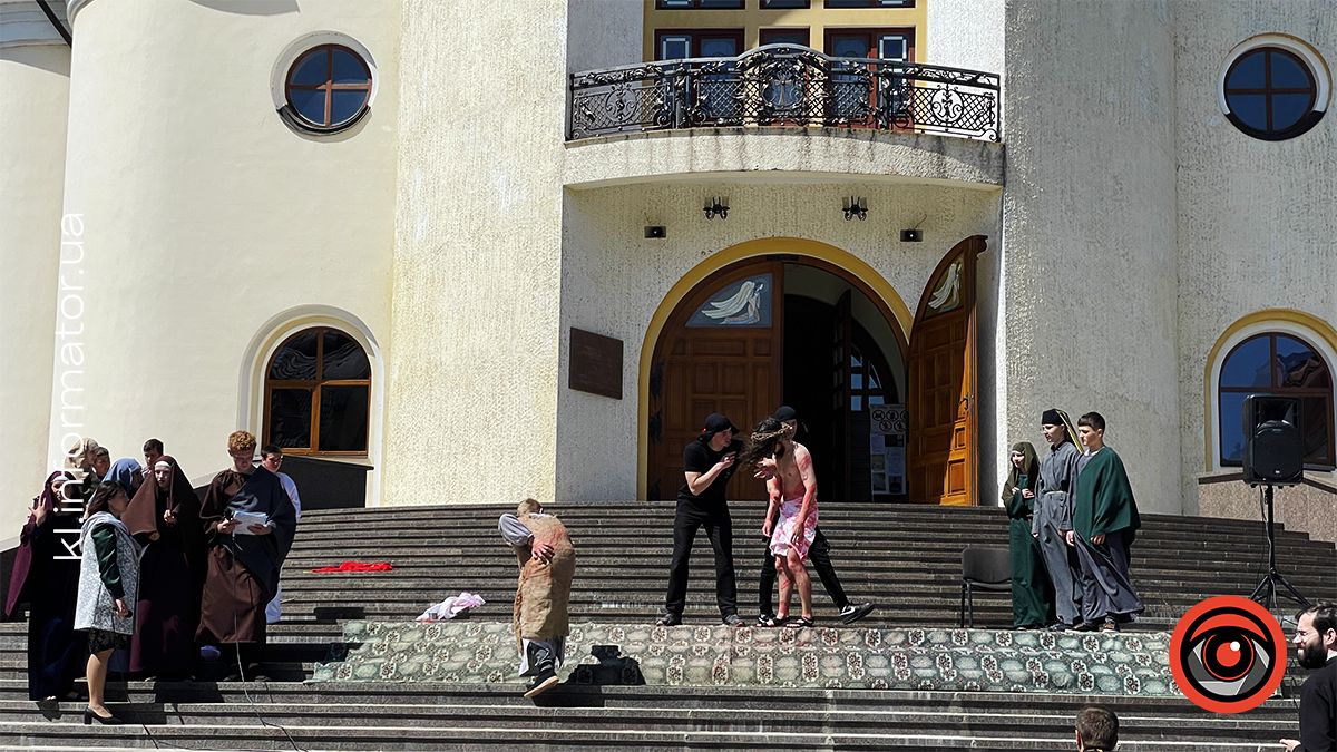 У Коломиї відбулася театралізована Хресна дорога. Фото 2