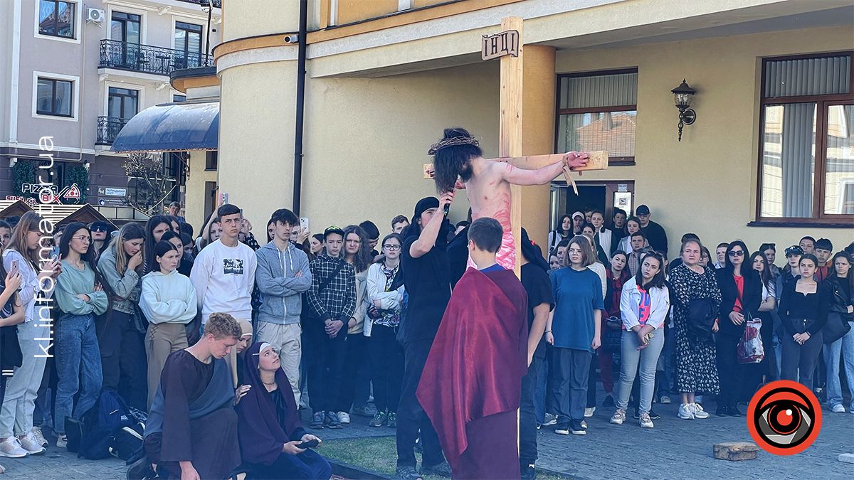 У Коломиї відбулася театралізована Хресна дорога. Фото 8