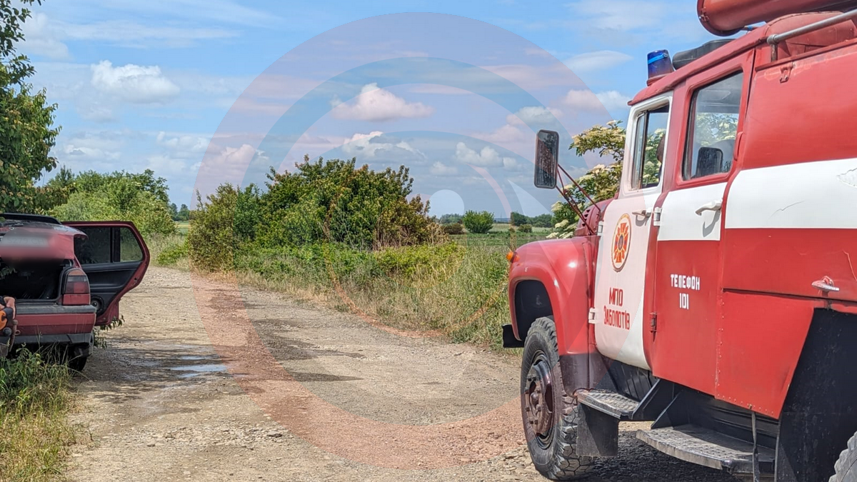 На Коломийщині вогонь понищив автомобіль 1