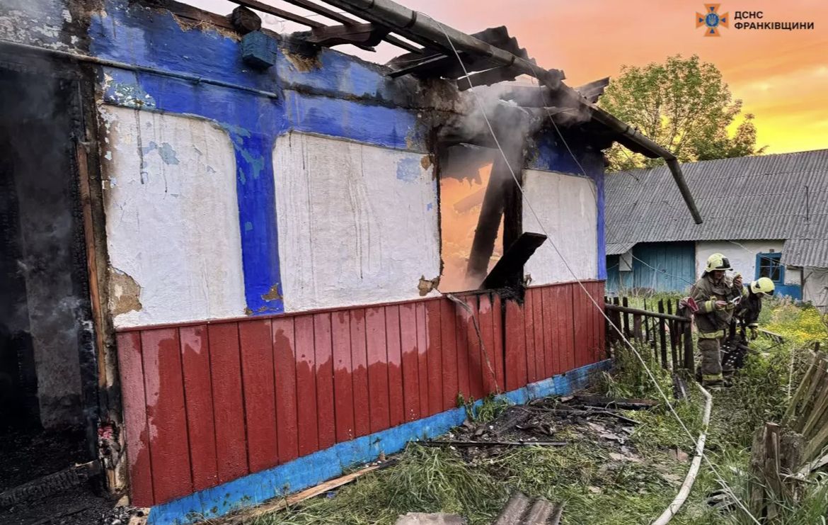 Цієї ночі на Коломийщині пожежа забрала життя людини