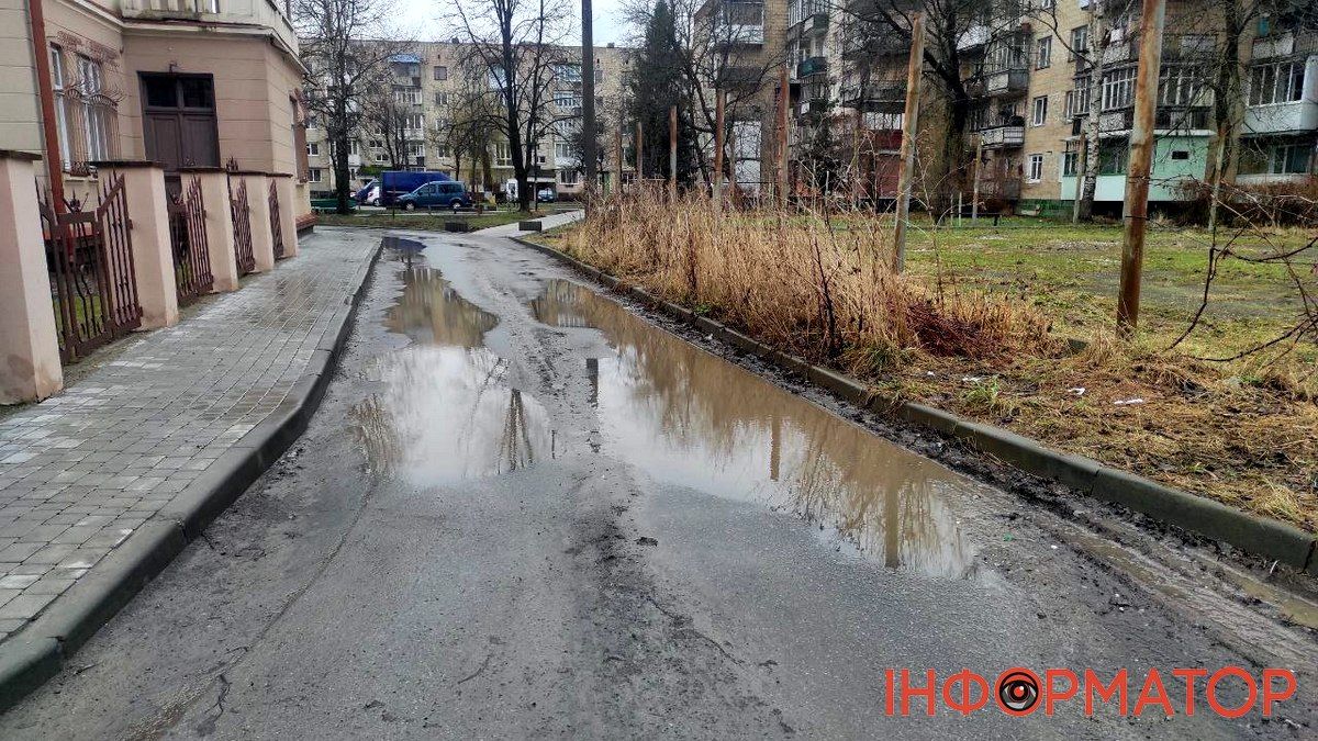 У мікрорайоні Коновальця зроблять шматок тротуару за майже 200 тис грн з бюджету Коломиї 1