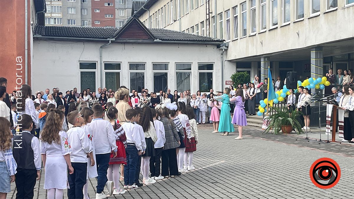 Як у Коломийському ліцеї №4 пройшло свято останнього дзвоника 4