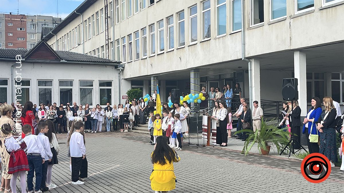 Як у Коломийському ліцеї №4 пройшло свято останнього дзвоника 5