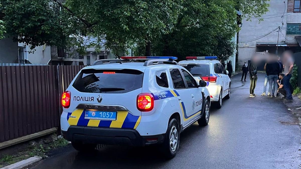 Молотком трощив готель, погрожував гранатою: деталі затримання неадекватного чоловіка у Коломиї