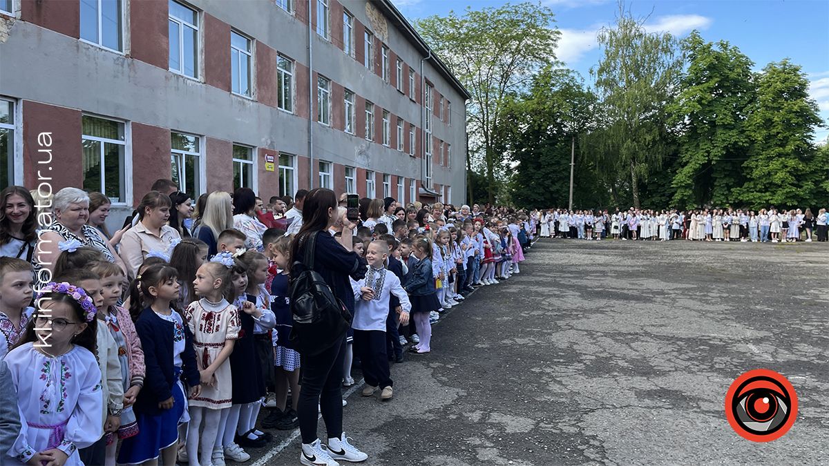 На канікули: останній дзвінок пролунав у Коломийському ліцеї №2 14