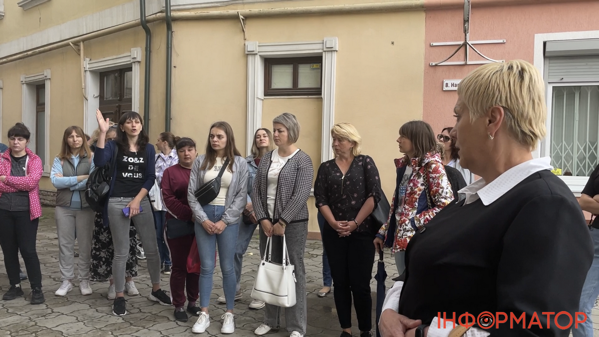 Бунт батьків і вихователів: чим закінчилася зустріч під коломийською ратушею | ВІДЕО 2