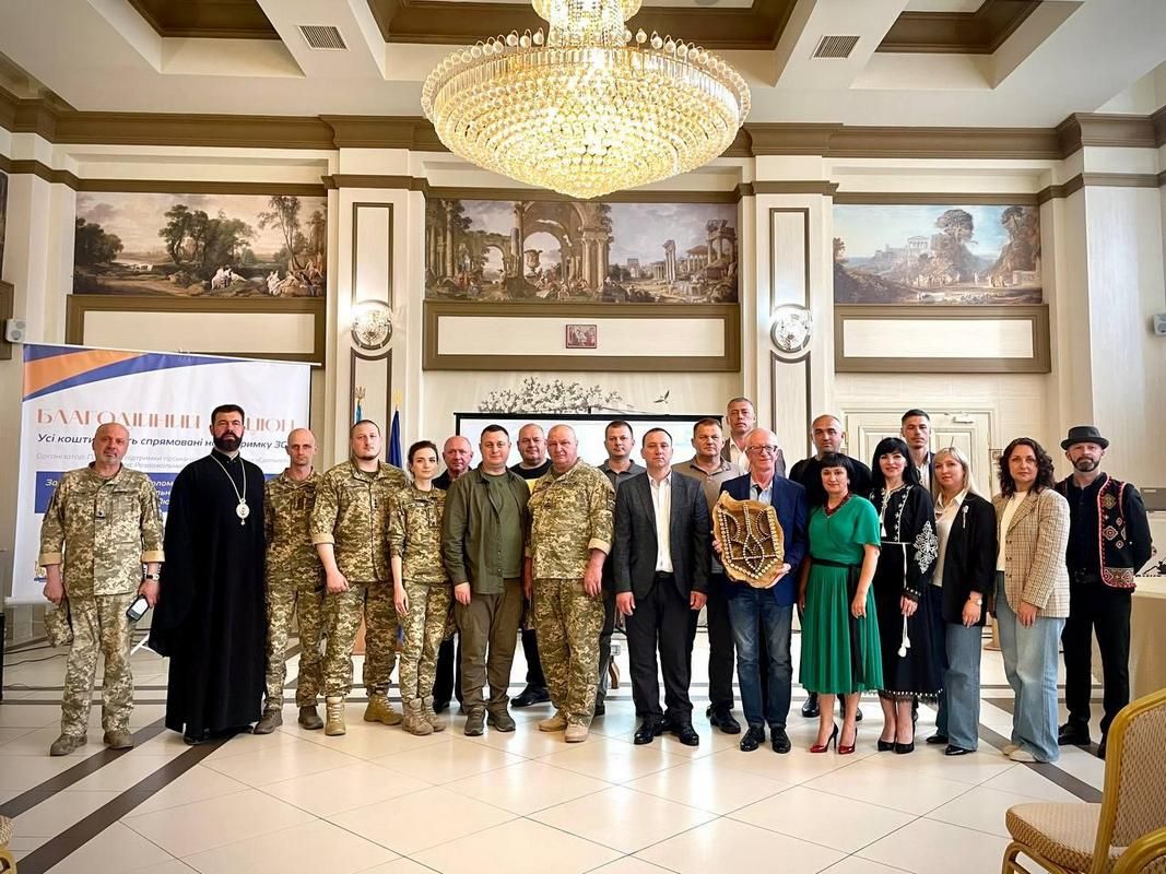 У Коломиї на благодійному аукціоні для ЗСУ зібрали майже 1,5 млн грн 9