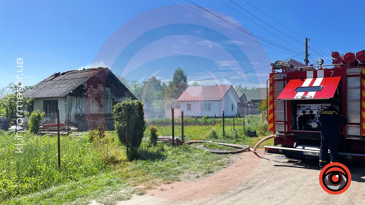 1 травня пообіді у селі Корнич під Коломиєю палав житловий будинок, майно вдалося врятувати тільки частково 8