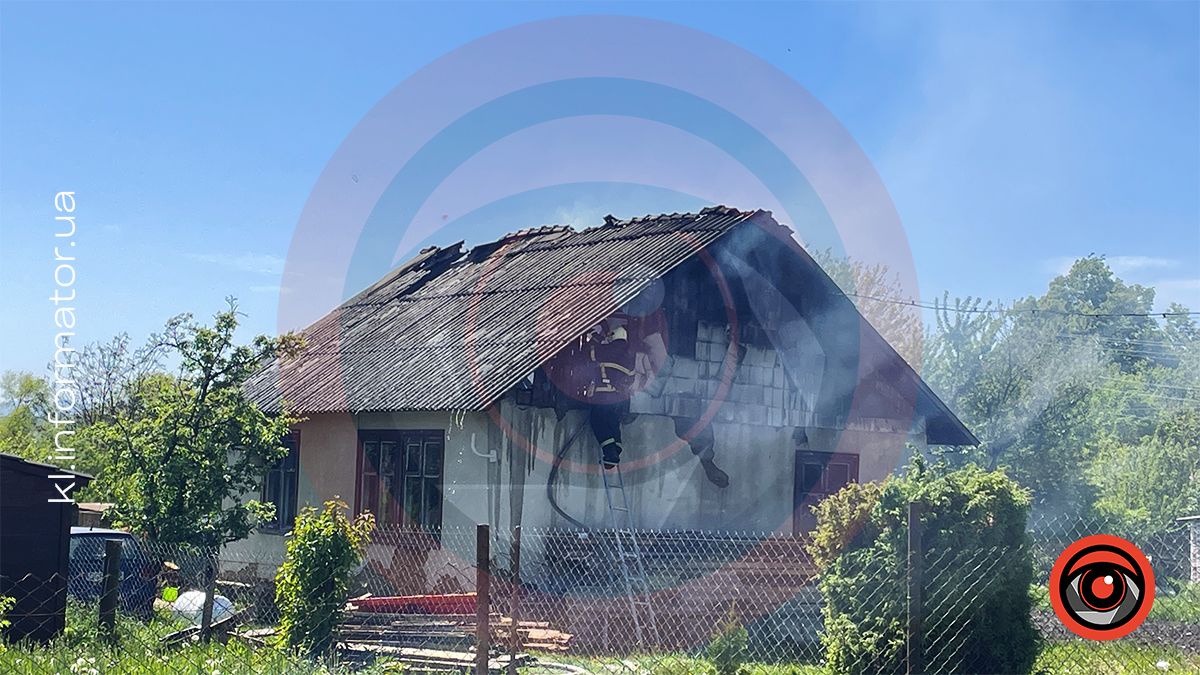 1 травня пообіді у селі Корнич під Коломиєю палав житловий будинок, майно вдалося врятувати тільки частково 10