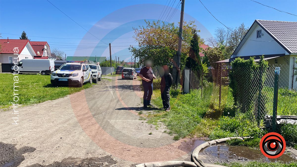 1 травня пообіді у селі Корнич під Коломиєю палав житловий будинок, майно вдалося врятувати тільки частково 12