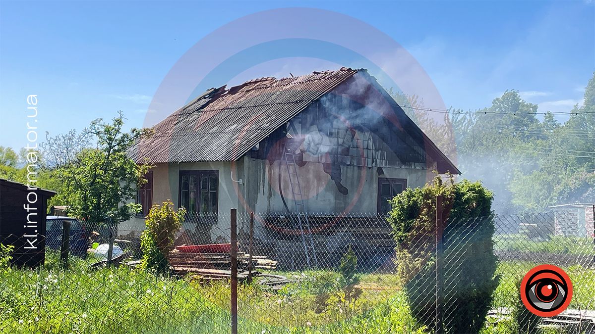 1 травня пообіді у селі Корнич під Коломиєю палав житловий будинок, майно вдалося врятувати тільки частково 7