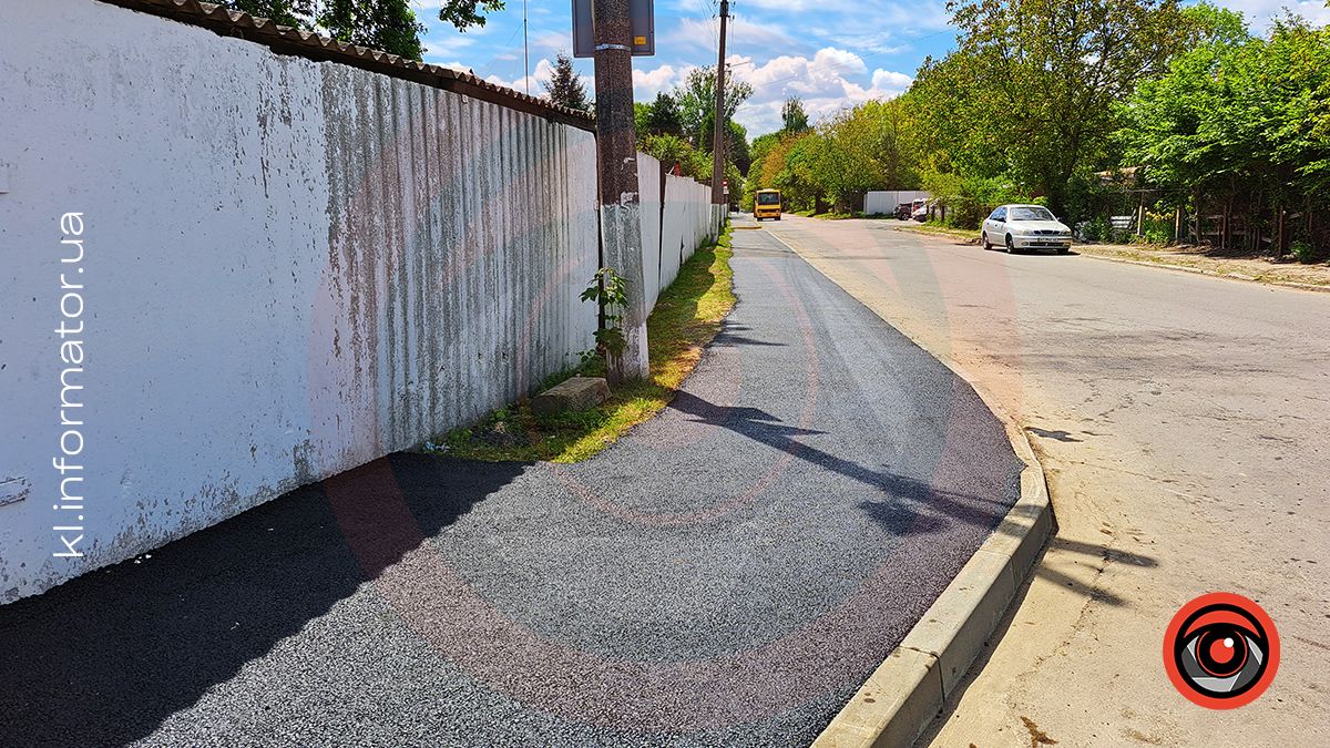 На вулиці Богуна у Коломиї заасфальтували давні ями 10