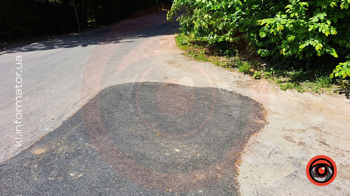 На вулиці Богуна у Коломиї заасфальтували давні ями 6