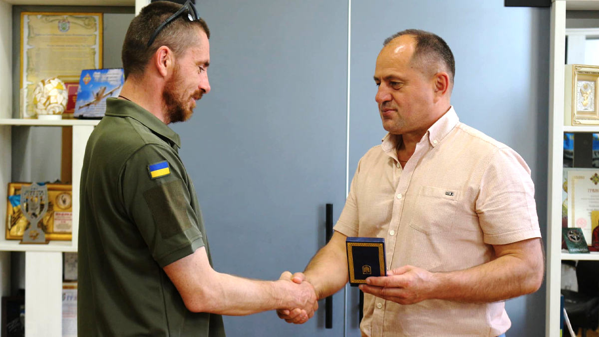 Військовослужбовця з Коломийщини Василя Мочернюка нагородили відзнакою "Щит громади"