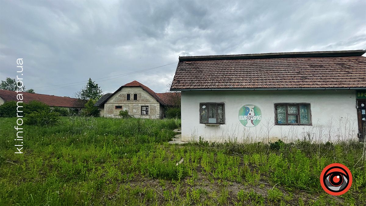 Ехо перебудови: як у Коломиї виглядає покинута АЗС 6