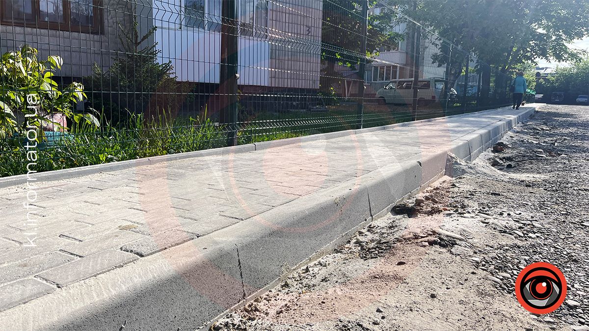 У Коломиї забрукували ще одну ділянку тротуару за понад 170 тисяч гривень 4