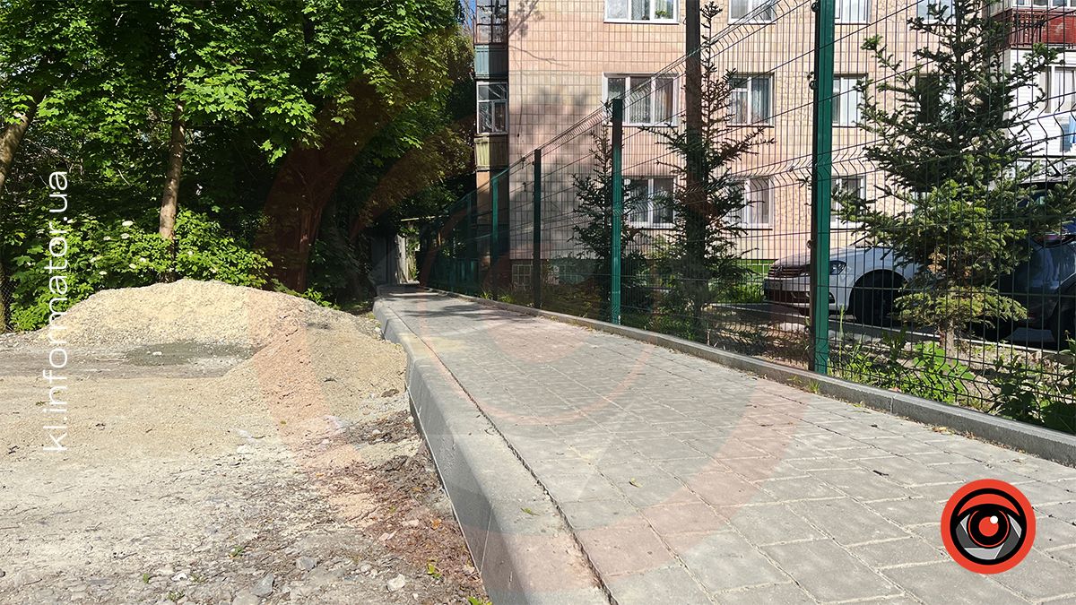 У Коломиї забрукували ще одну ділянку тротуару за понад 170 тисяч гривень 7