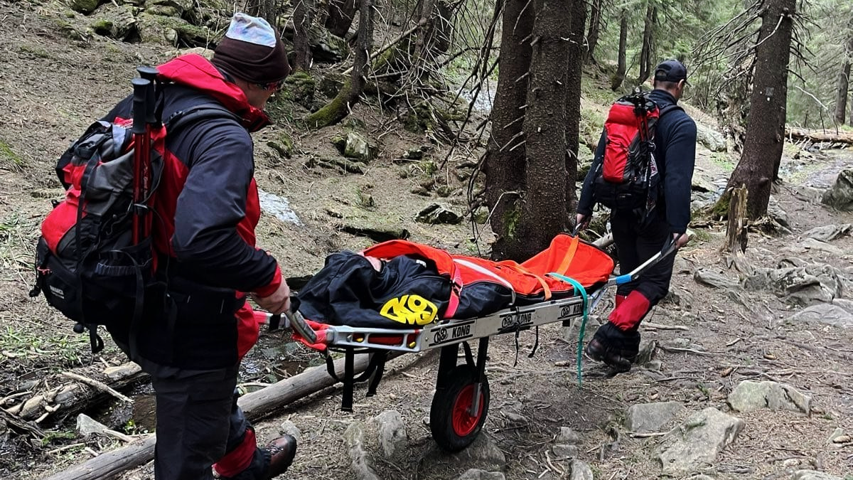 Неподалік Говерли турист з Дніпра травмував кінцівку 2