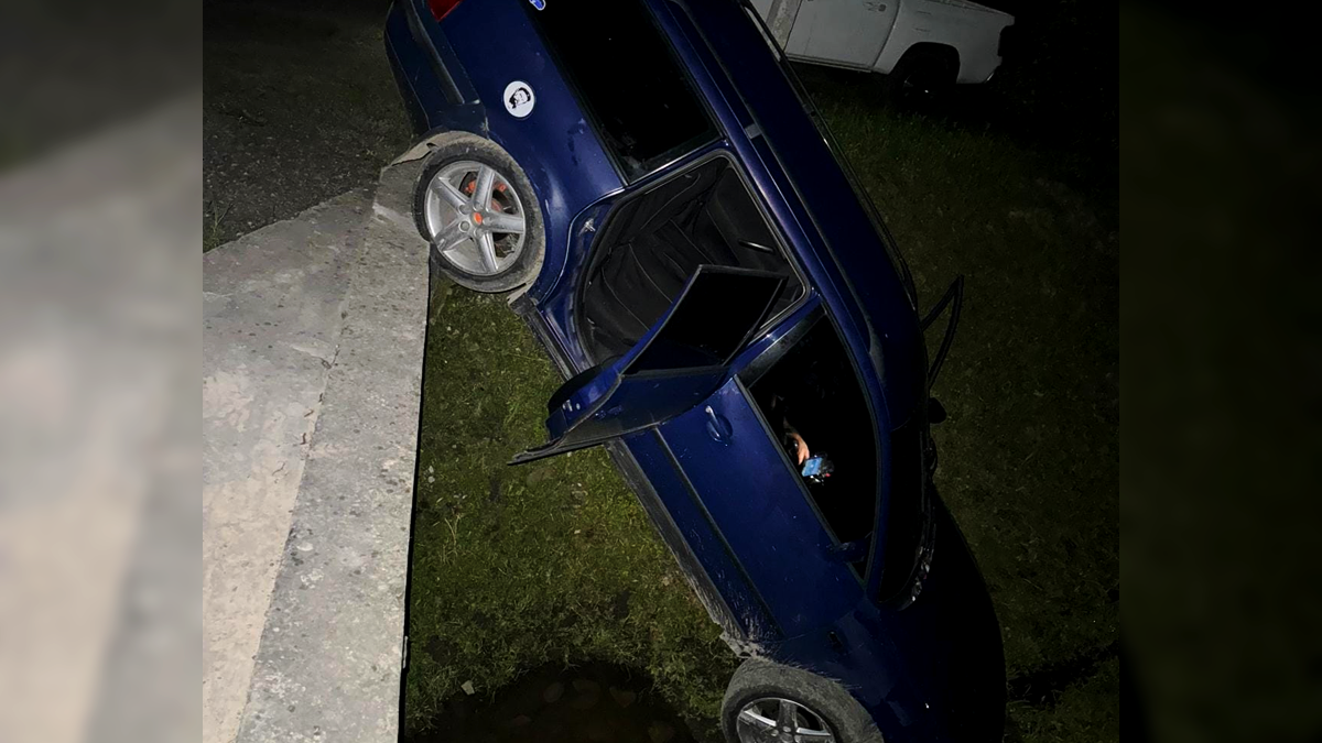 Оперативники затримали організатора незаконного переправлення за кордон | Пасажирів висадили посеред дороги