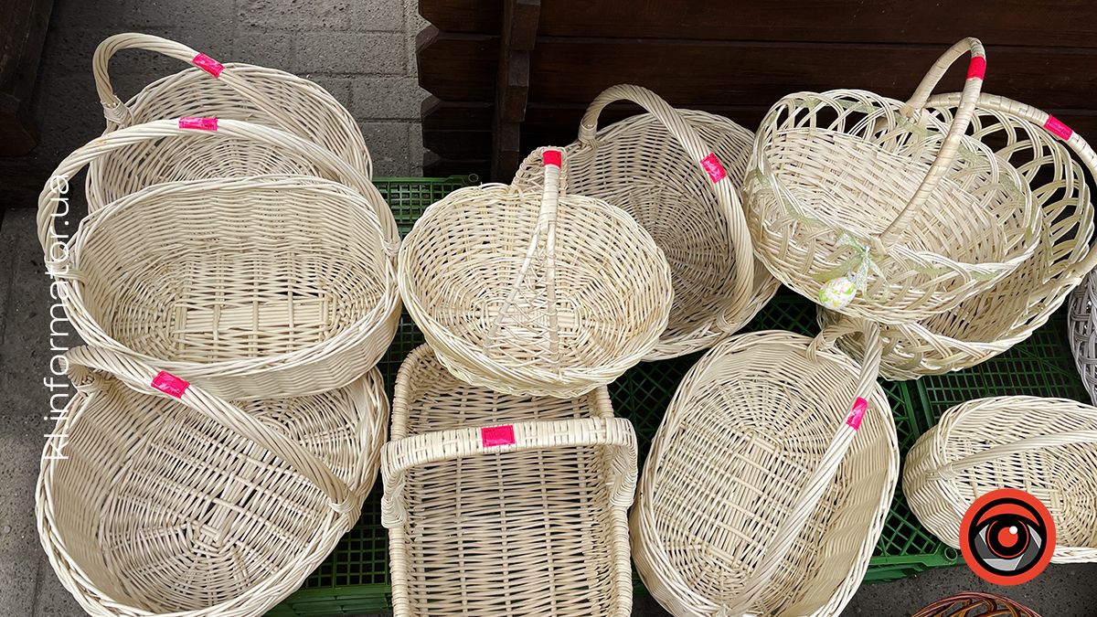 Кошики з білої лози 200-900 грн