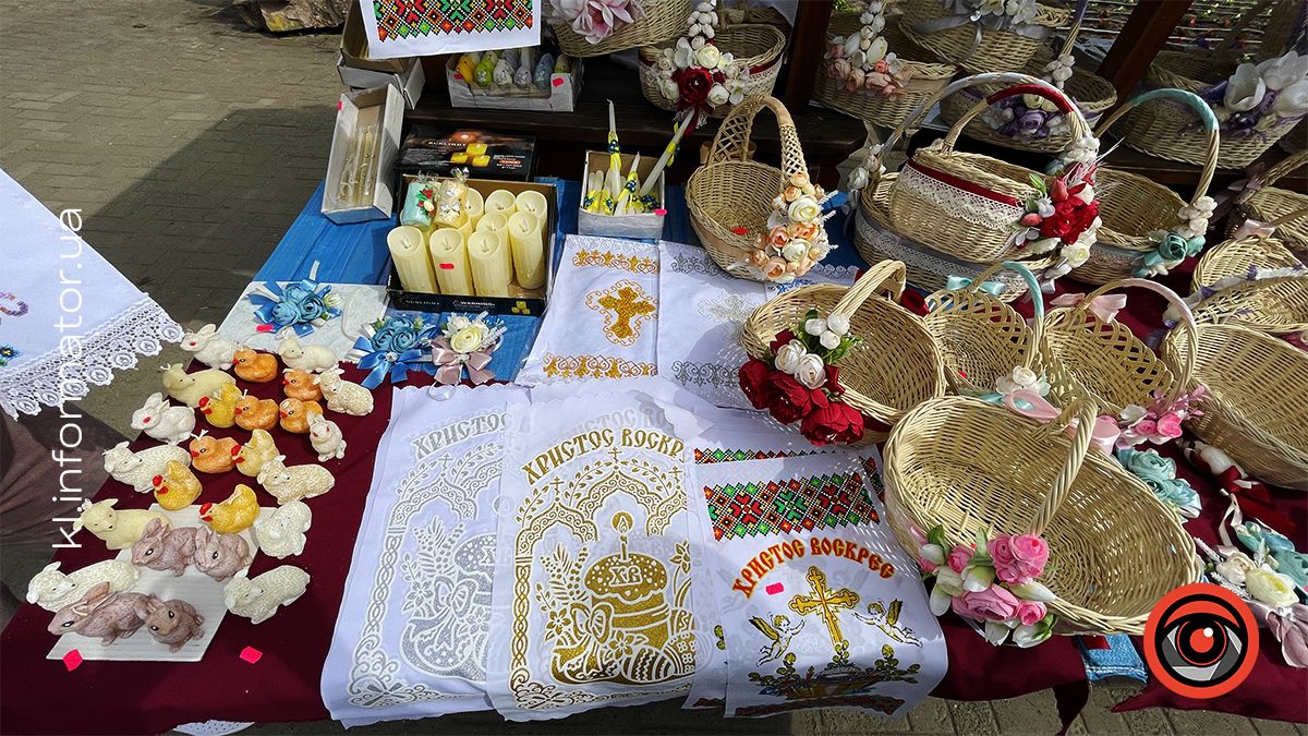 Кошики з прикрасами приблизно на 100 грн дорожче